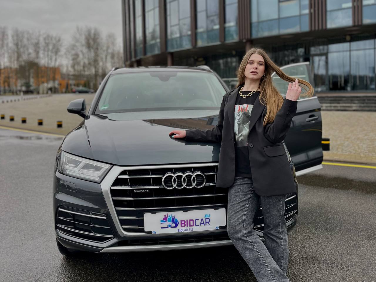 Обзор от БидКар на Audi Q5 2020 года. Авто было привезено под ключ для нашего клиента из Европы.